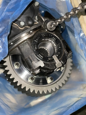 4320Х-2402007-30 - Редуктор заднего моста (15 отверстий, 49 зубьев, i =7,49) (БМКД, фланец с торцевыми шлицами) 4320Х-2402007-30